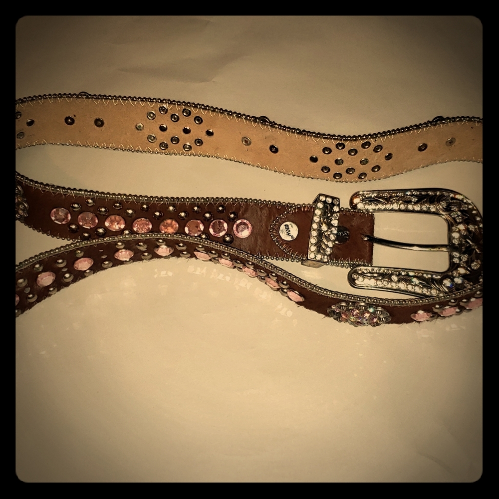 ✔️Brown cowhide bling concho belt